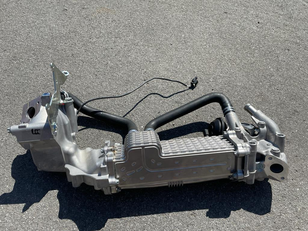 AGR-KÜHLER VENTIL WÄRMETAUSCHER ABGAS SPRINTER 3.0 CDI OM642 A6421402175 A6421400300 906 W907