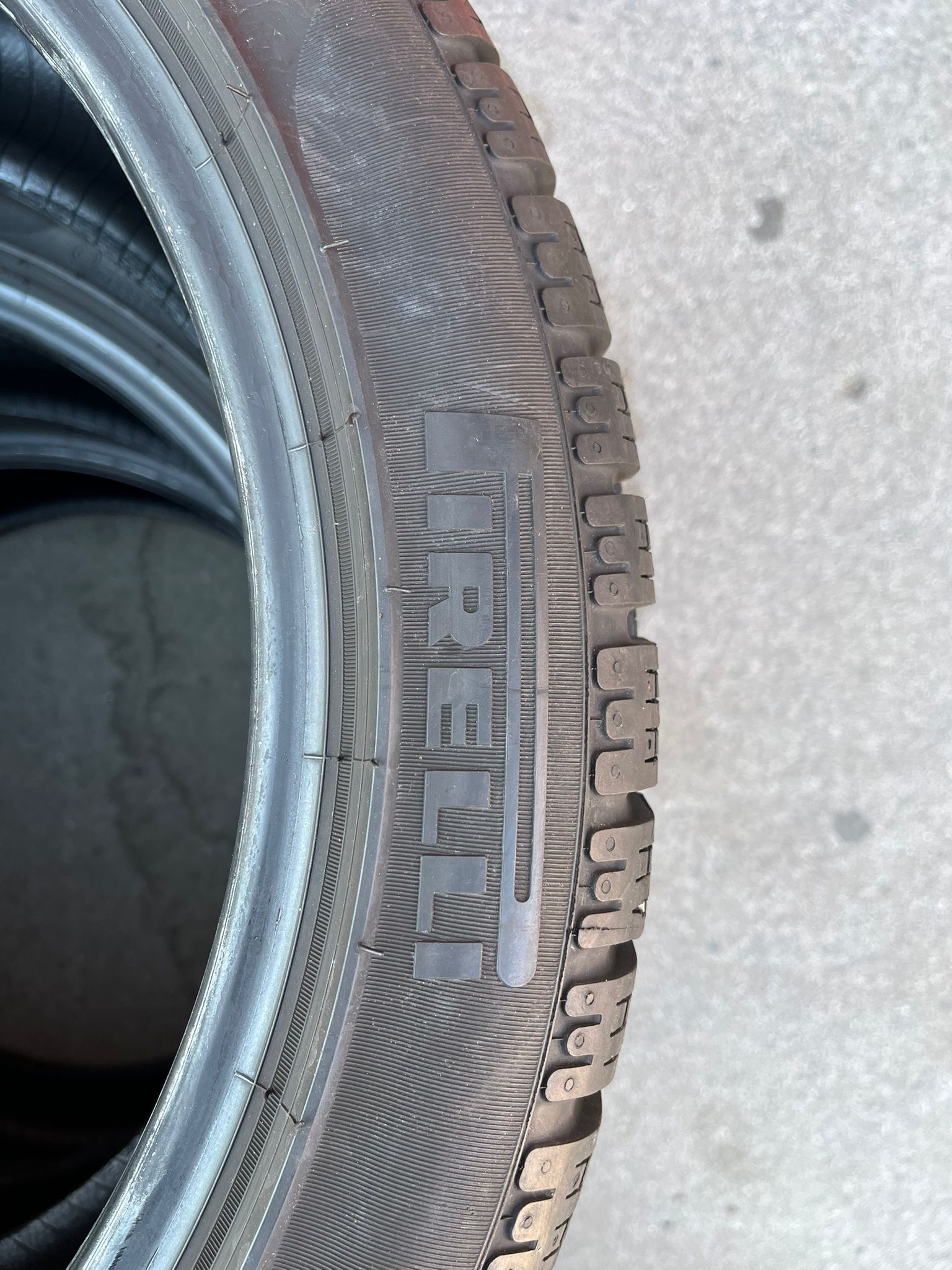4x Pirelli Sottozero Winterreifen 18 Zoll 215/45 R18 93W M+S – Originalfoto 7