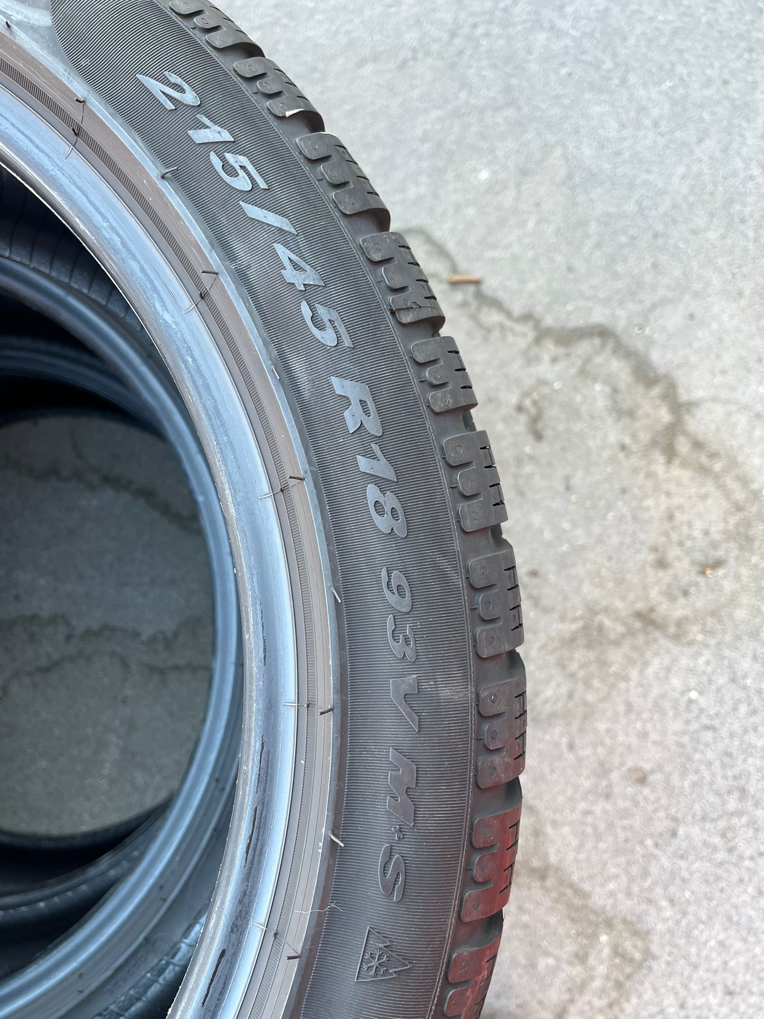 4x Pirelli Sottozero Winterreifen 18 Zoll 215/45 R18 93W M+S – Originalfoto 8