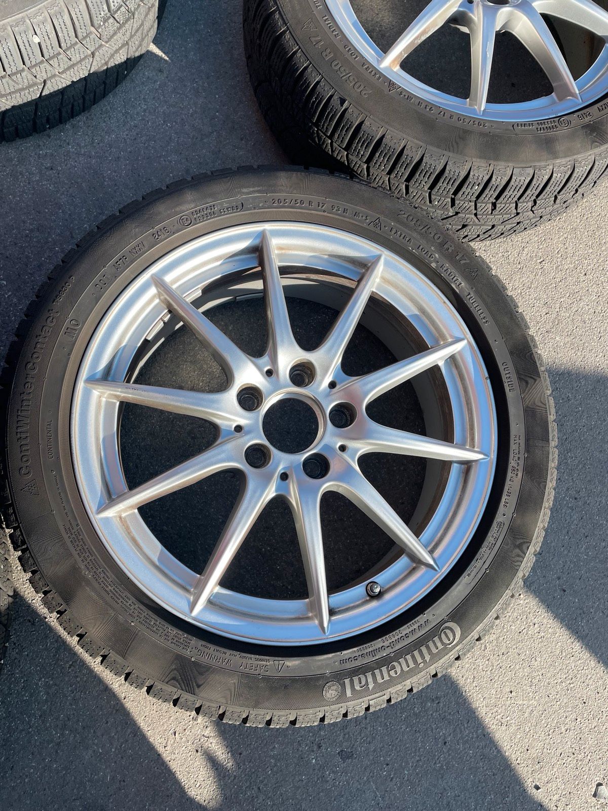 Original Mercedes A-Klasse B-Klasse CLA W176 W246 C117 Winterradsatz Kompletträder 17 Zoll A2464010102 – Originalfoto 6