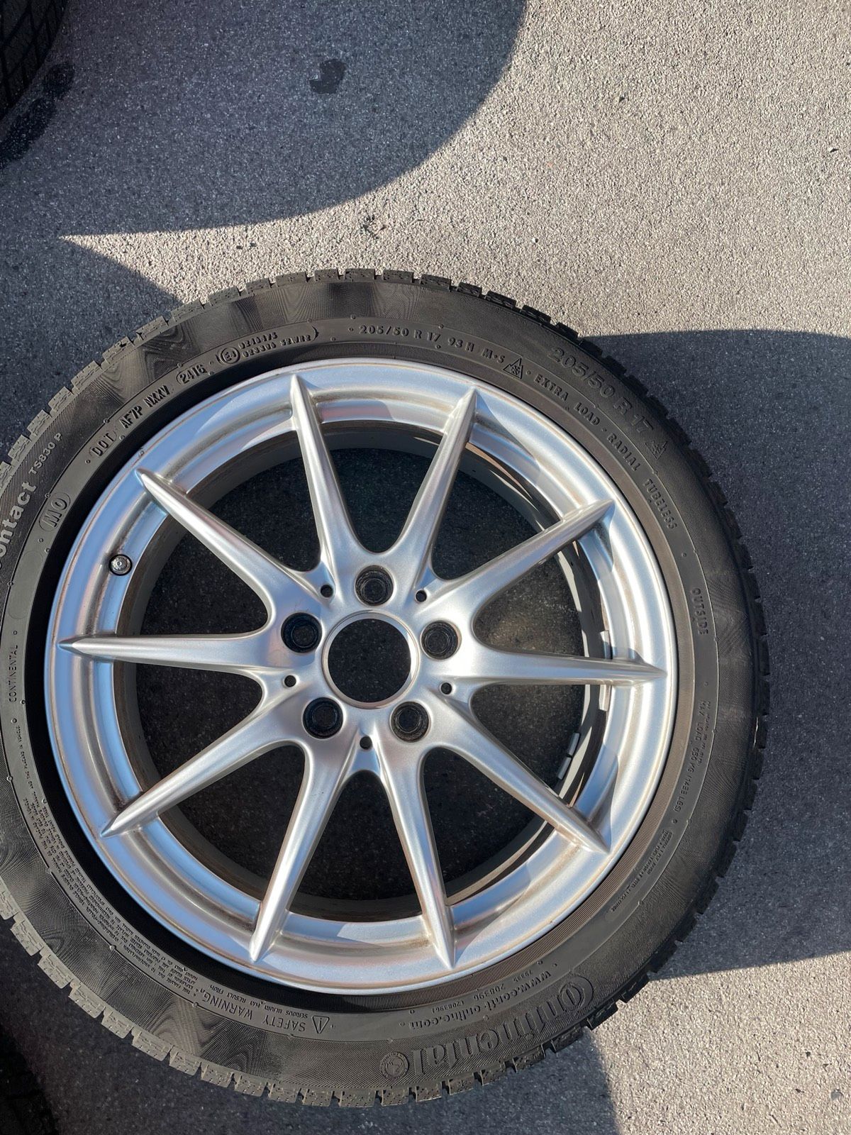 Original Mercedes A-Klasse B-Klasse CLA W176 W246 C117 Winterradsatz Kompletträder 17 Zoll A2464010102 – Originalfoto 8