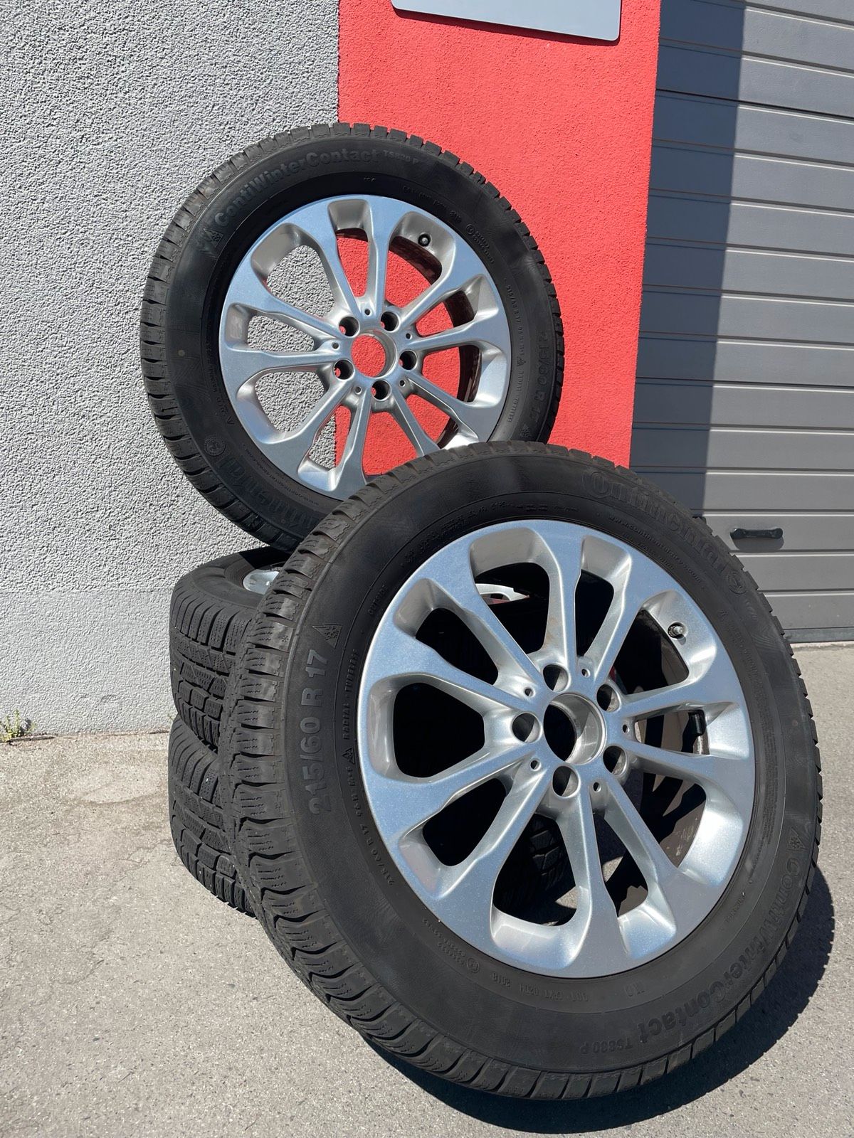 Original Mercedes GLA X156 Winterradsatz Kompletträder 17 Zoll A1564011700 – Originalfoto 1