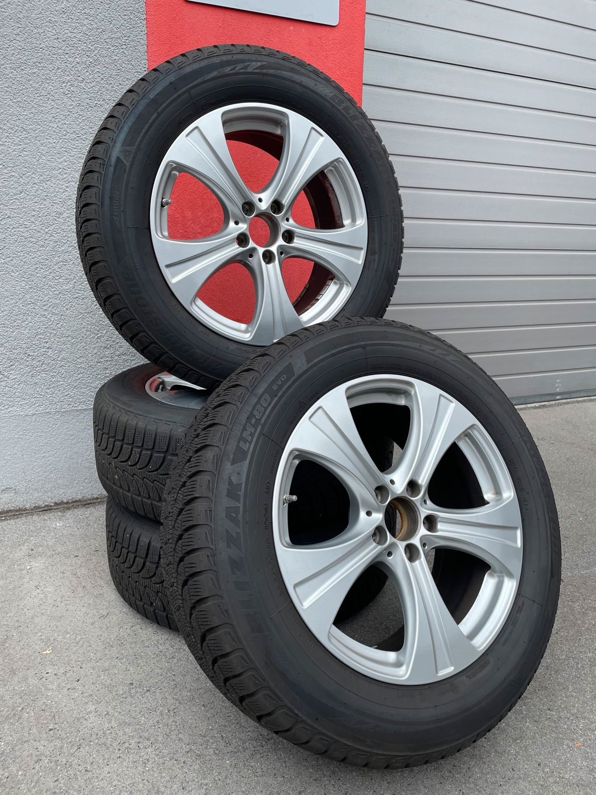 Original Mercedes GLC X253 C253 Winterradsatz Kompletträder 18 Zoll A2534010800 – Originalfoto 1