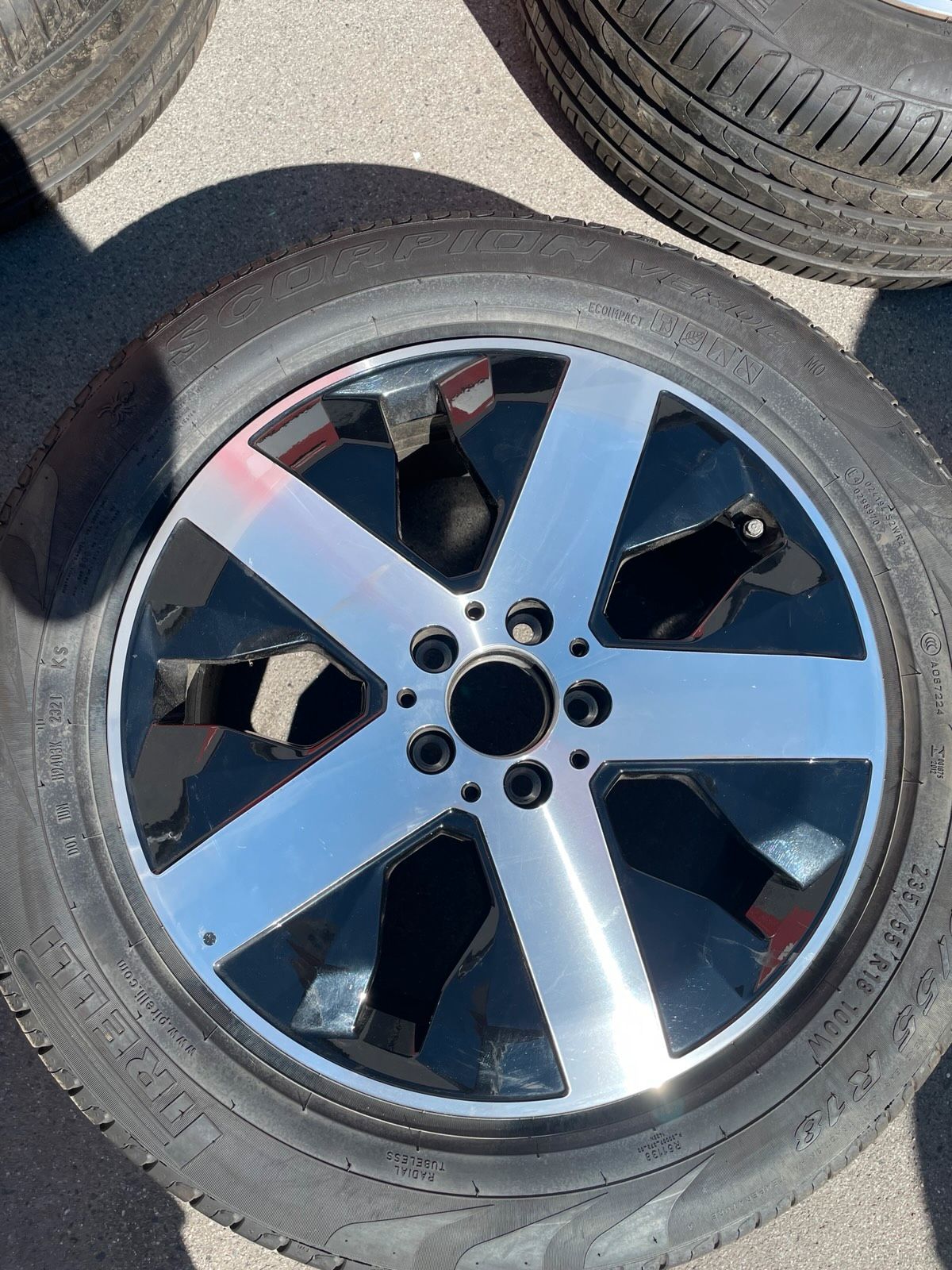 Original Mercedes GLA GLB H247 X247 Sommerradsatz Kompletträder 18 Zoll A2474012800 – Originalfoto 5