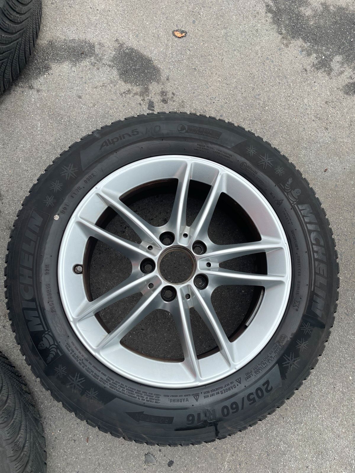 Original Mercedes B-Klasse CLA W177 W247 C118 Winterradsatz Kompletträder 16 Zoll A1774010100 – Originalfoto 7