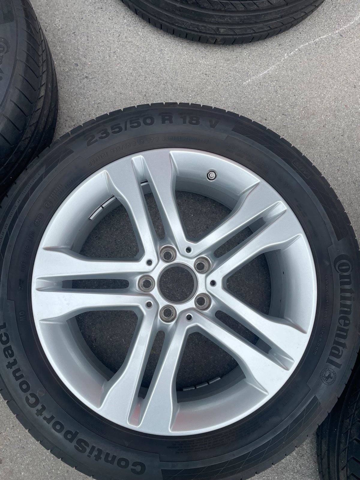 Original Mercedes GLA X156 Sommerradsatz Kompletträder 18 Zoll A1564011300 – Originalfoto 7