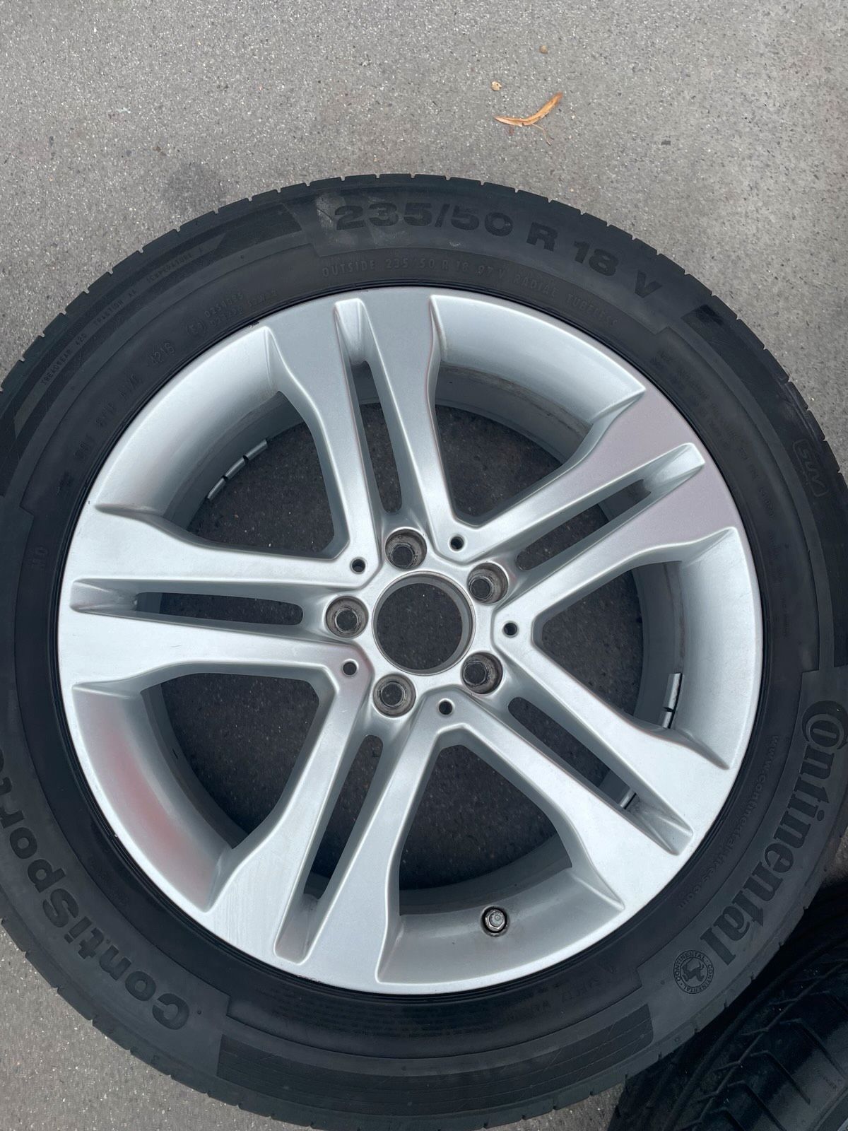 Original Mercedes GLA X156 Sommerradsatz Kompletträder 18 Zoll A1564011300 – Originalfoto 8
