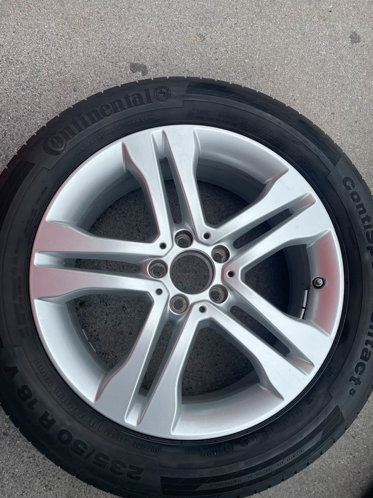 Original Mercedes GLA X156 Sommerradsatz Kompletträder 18 Zoll A1564011300 – Originalfoto 9