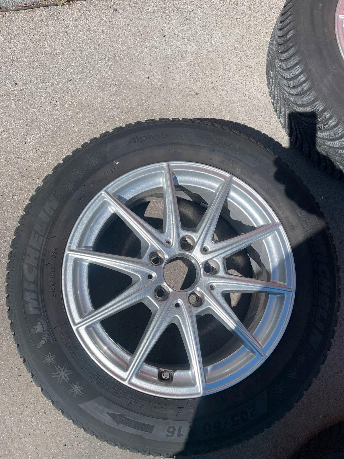 Original Mercedes A-Klasse B-Klasse CLA W177 W247 C118 Winterradsatz Kompletträder 16 Zoll A1774011100 – Originalfoto 7
