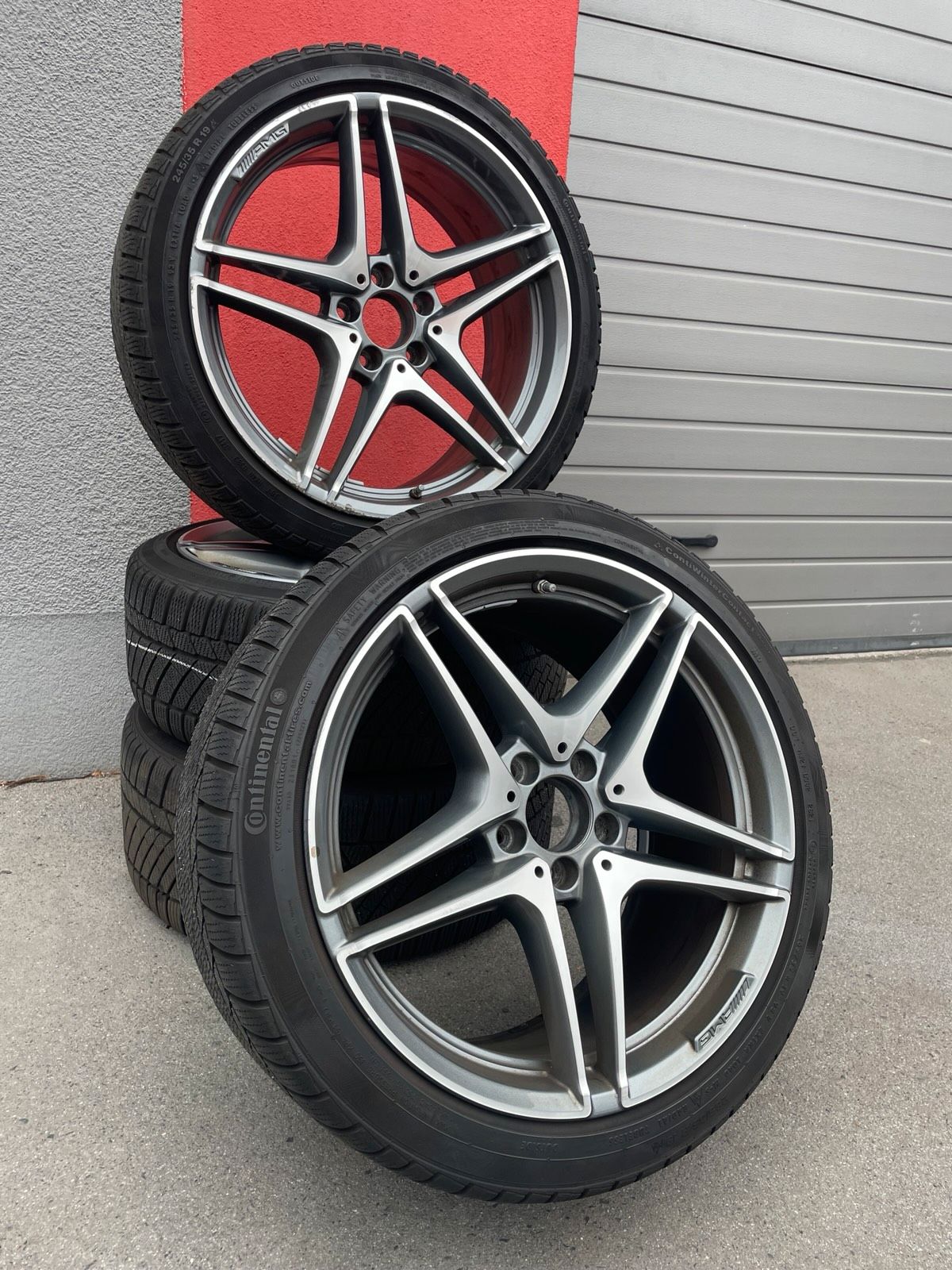 Original Mercedes AMG C-Klasse C63 W205 S205 Winterradsatz Kompletträder 19 Zoll A2054011900/2000 – Originalfoto 1