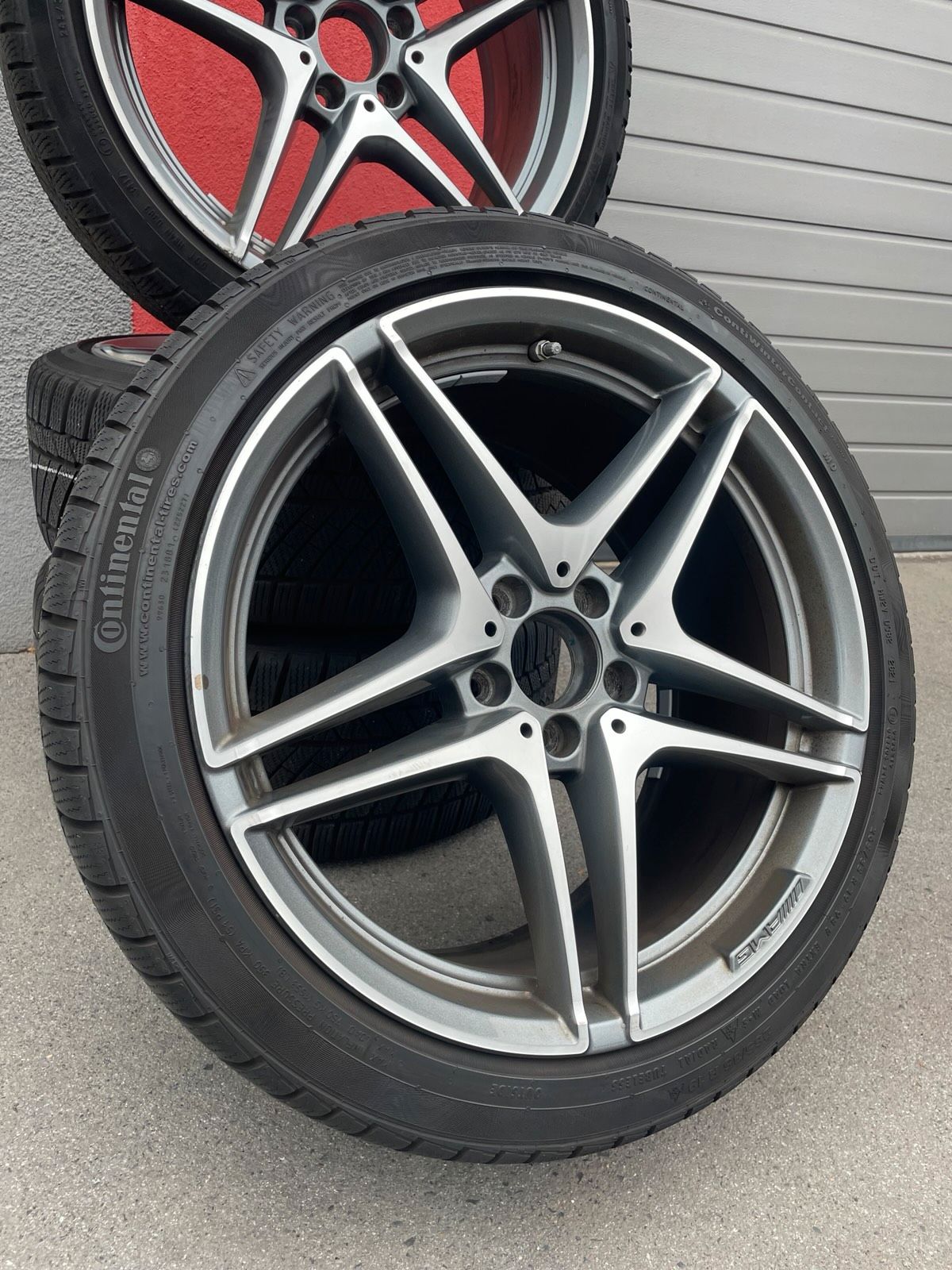 Original Mercedes AMG C-Klasse C63 W205 S205 Winterradsatz Kompletträder 19 Zoll A2054011900/2000 – Originalfoto 3
