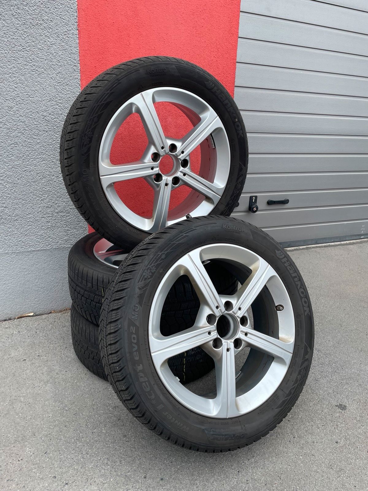Original Mercedes A-Klasse B-Klasse CLA W177 W247 C118 Winterradsatz Kompletträder 17 Zoll A1774011200 – Originalfoto 1