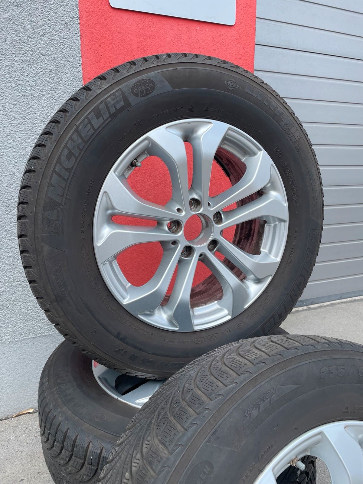 Original Mercedes GLC X253 C253 Winterradsatz Kompletträder 17 Zoll A2534010600 – Originalfoto 3