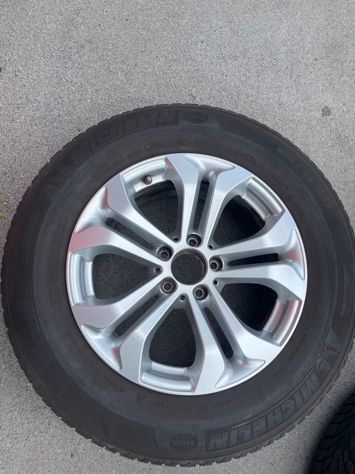 Original Mercedes GLC X253 C253 Winterradsatz Kompletträder 17 Zoll A2534010600 – Originalfoto 8