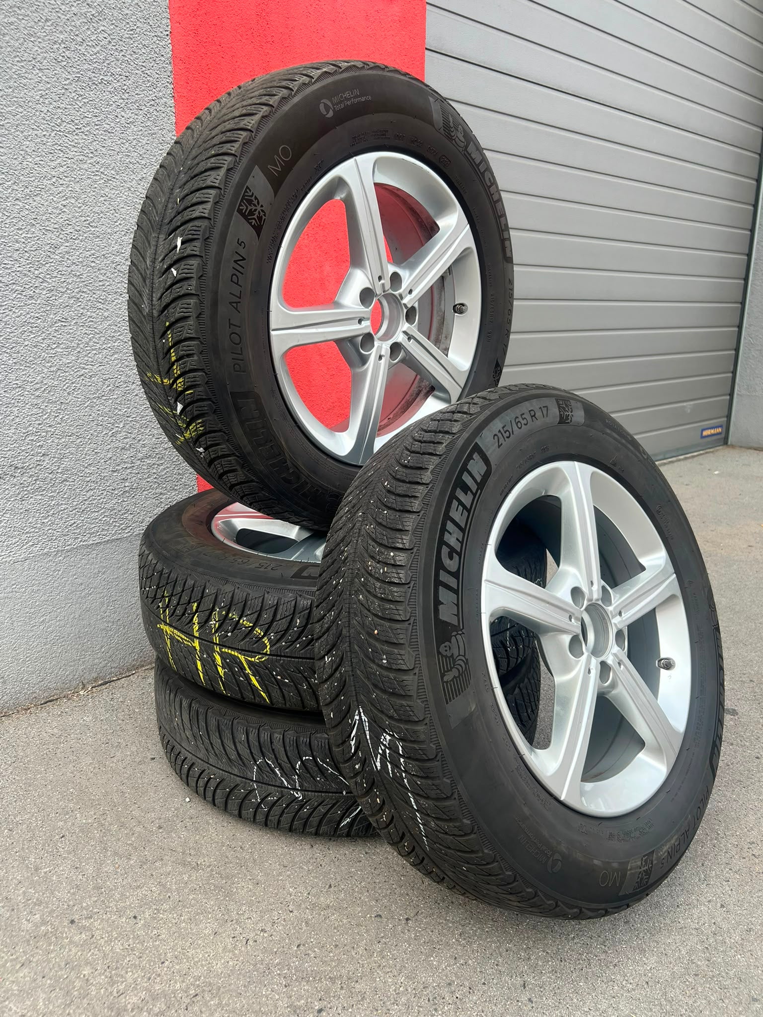 Mercedes A-Klasse B-Klasse CLA Winterradsatz – Originalfoto 3