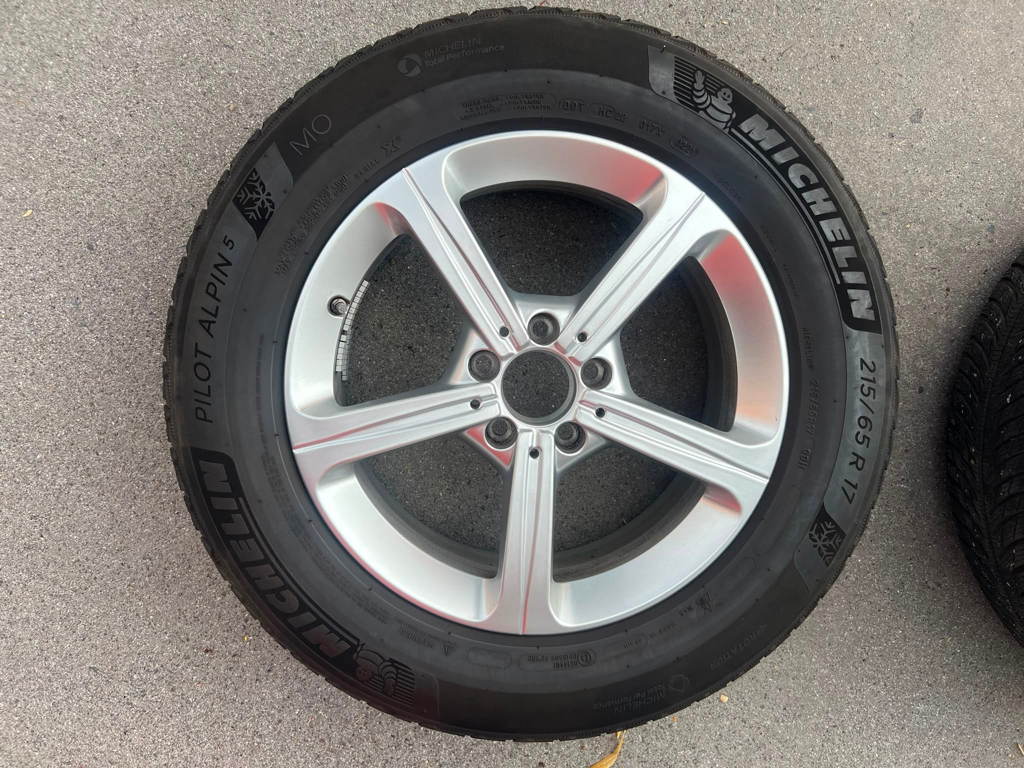 Original Mercedes GLA GLB H247 X247 Winter-Einzelrad Ersatzrad 17 Zoll A1774011200 – Originalfoto 2