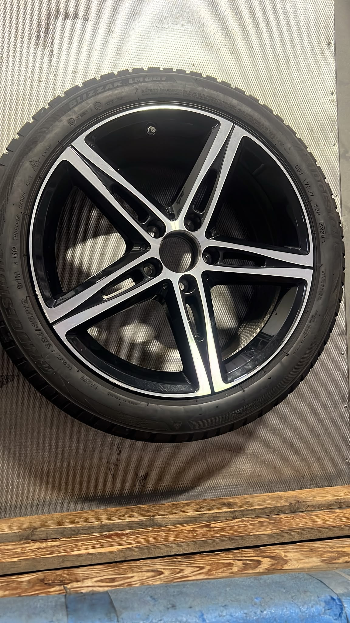 Original Mercedes A-Klasse B-Klasse CLA W177 W247 C118 Winter-Einzelrad Ersatzrad 18 Zoll A1774010700 – Originalfoto 1