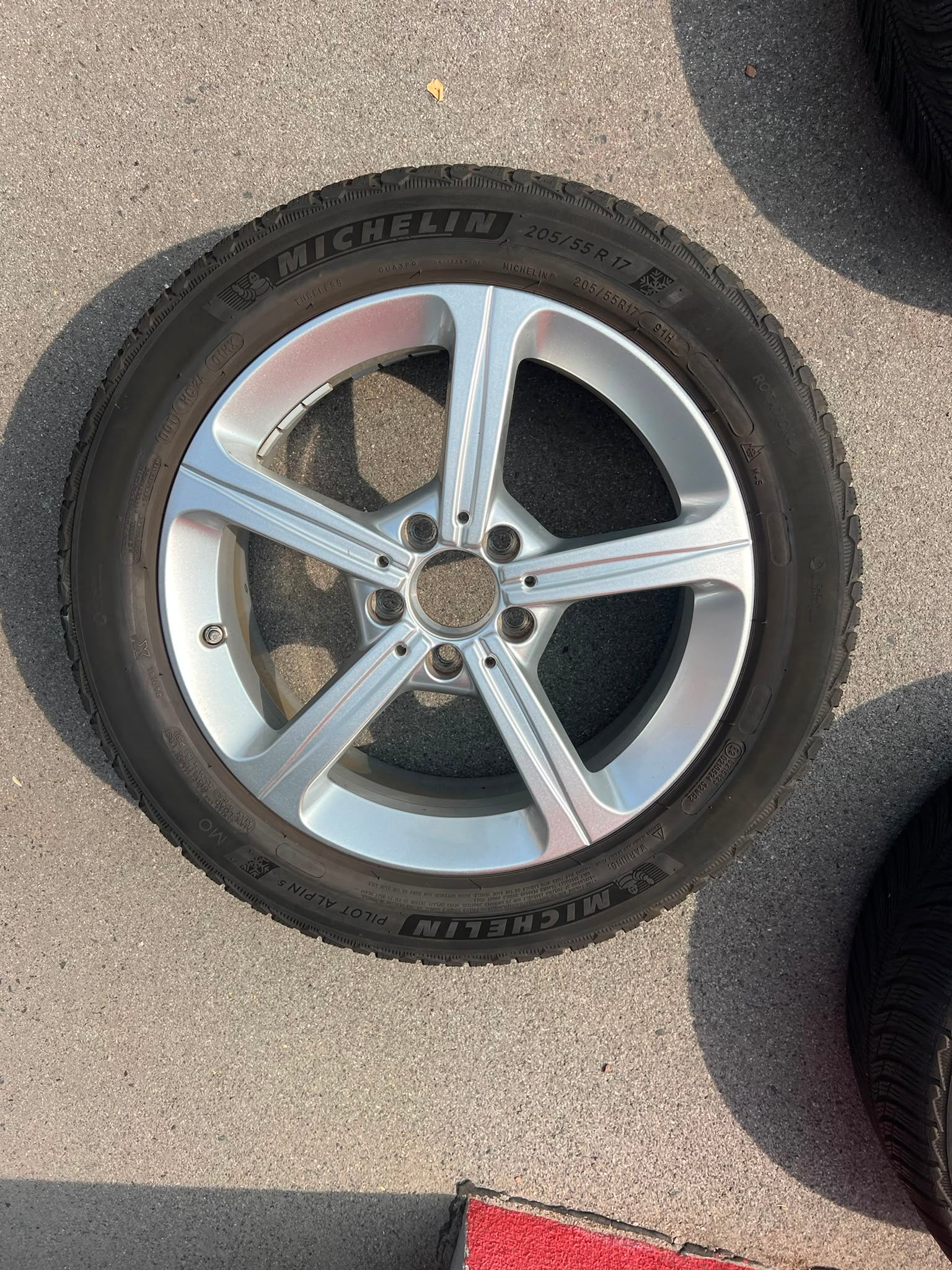 Original Mercedes A-Klasse B-Klasse CLA W177 W247 C118 Winterradsatz Kompletträder 17 Zoll A1774011200 – Originalfoto 6
