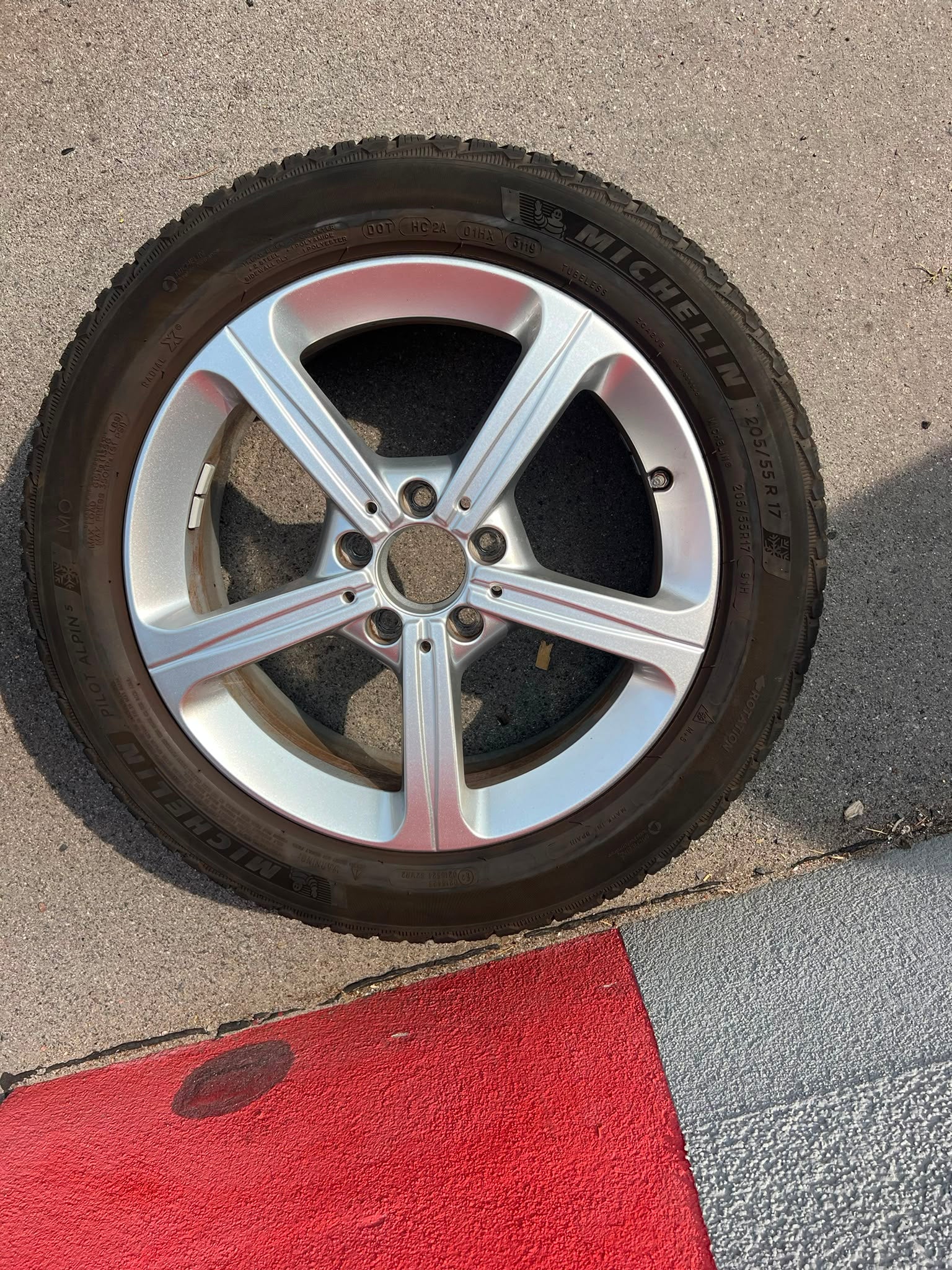Original Mercedes A-Klasse B-Klasse CLA W177 W247 C118 Winterradsatz Kompletträder 17 Zoll A1774011200 – Originalfoto 7