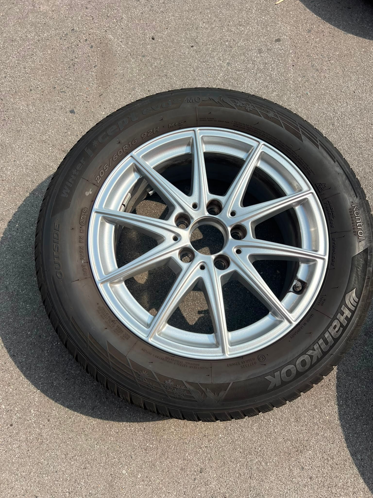 Original Mercedes A-Klasse B-Klasse CLA W177 W247 C118 Winterradsatz Kompletträder 16 Zoll A1774011100 – Originalfoto 4