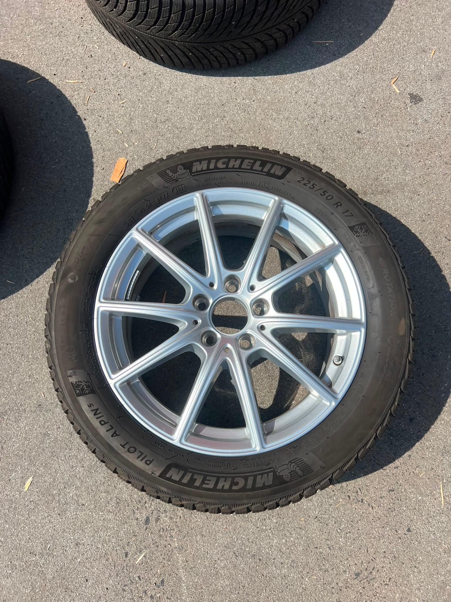 Original Mercedes C-Klasse W206 S206 Winterradsatz Kompletträder 17 Zoll A2064015900 – Originalfoto 5
