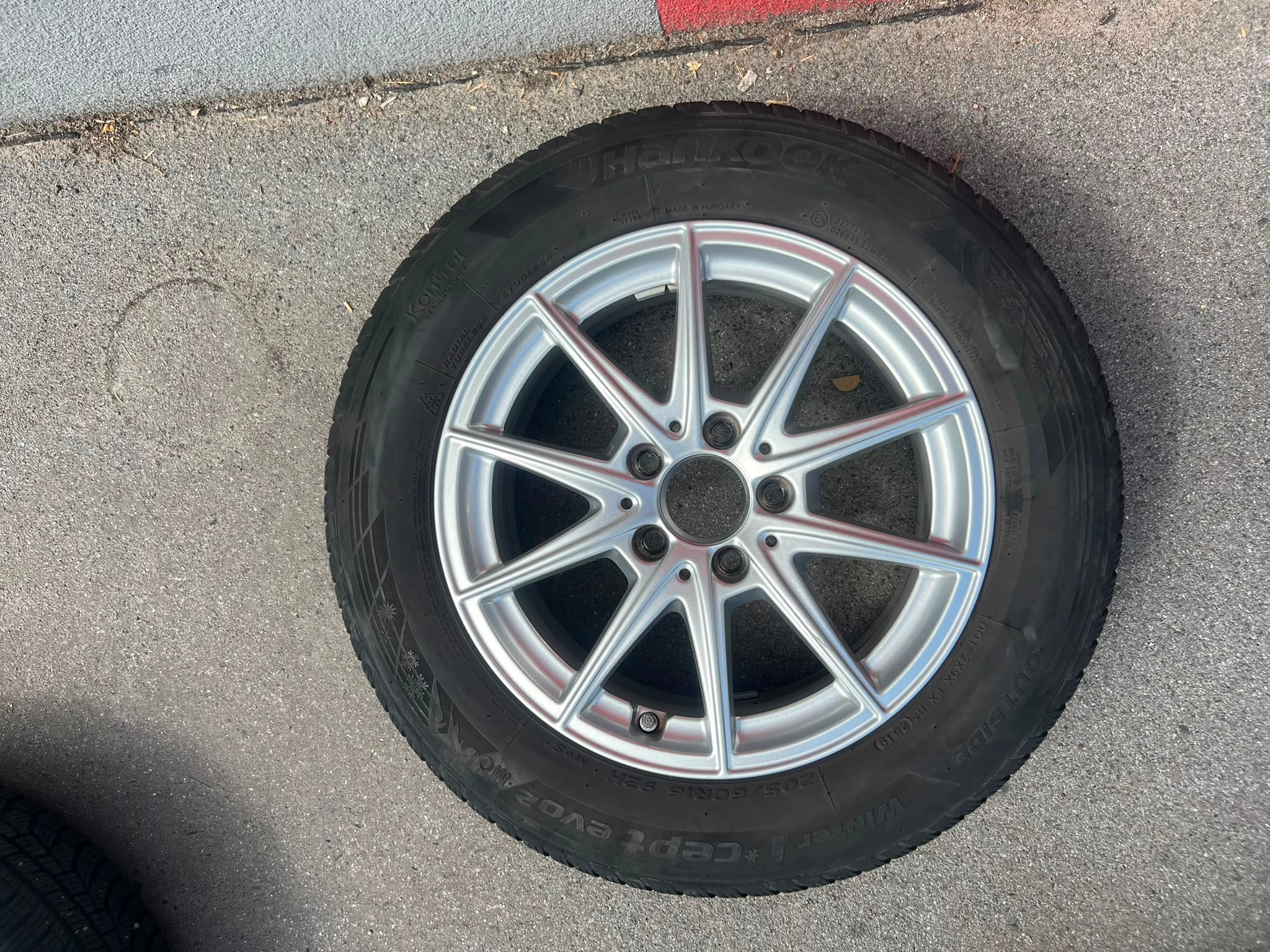 Original Mercedes A-Klasse B-Klasse CLA W177 W247 C118 Winterradsatz Kompletträder 16 Zoll A1774011100 – Originalfoto 6