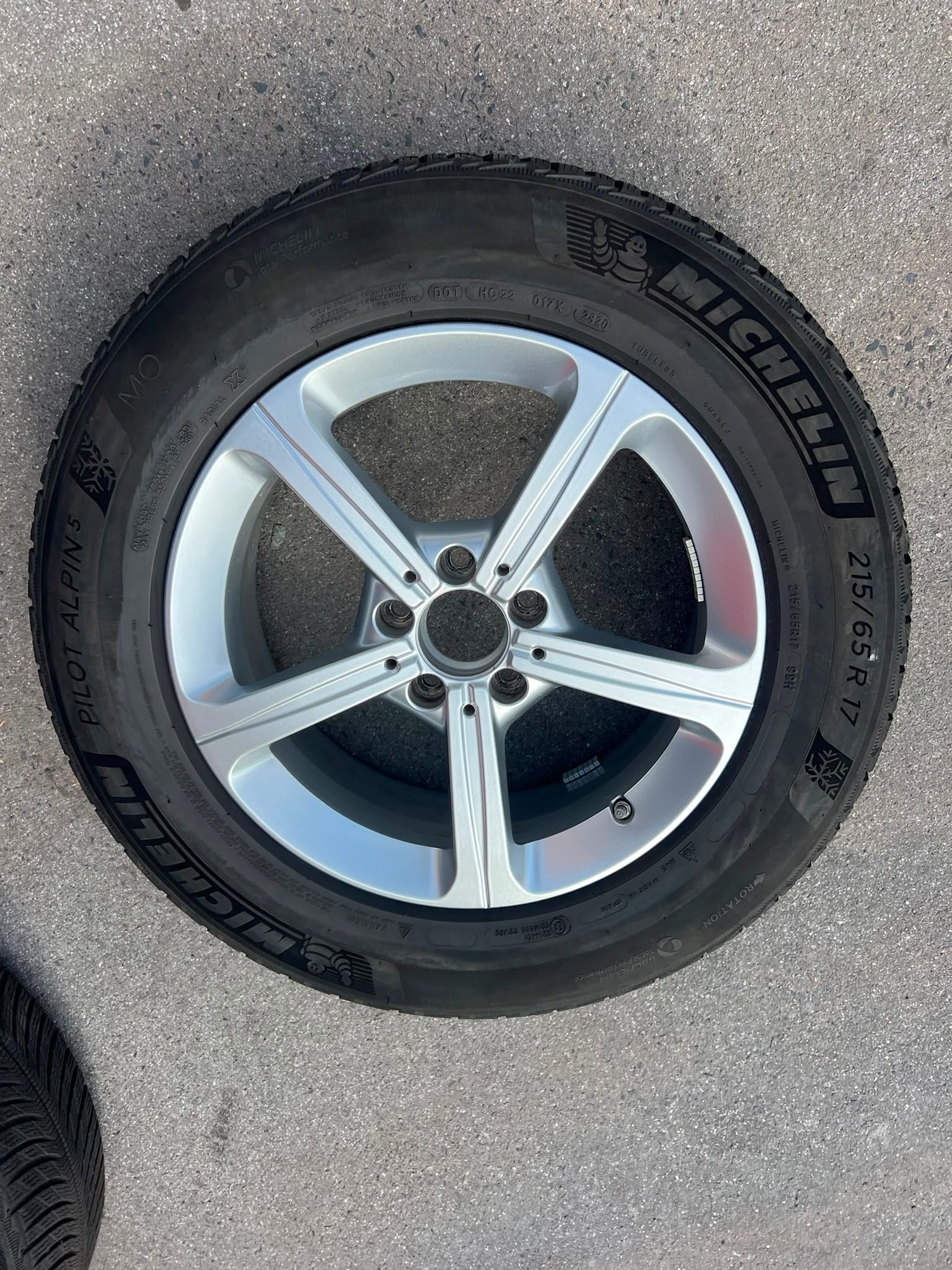 Original Mercedes GLA GLB H247 X247 Winterradsatz Kompletträder 17 Zoll A1774011200 – Originalfoto 4