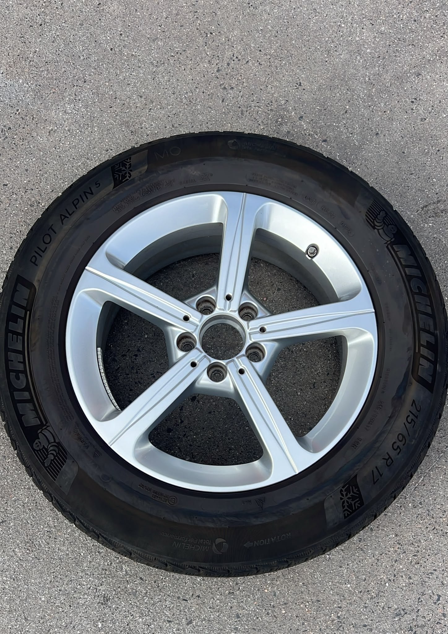 Original Mercedes GLA GLB H247 X247 Winterradsatz Kompletträder 17 Zoll A1774011200 – Originalfoto 7