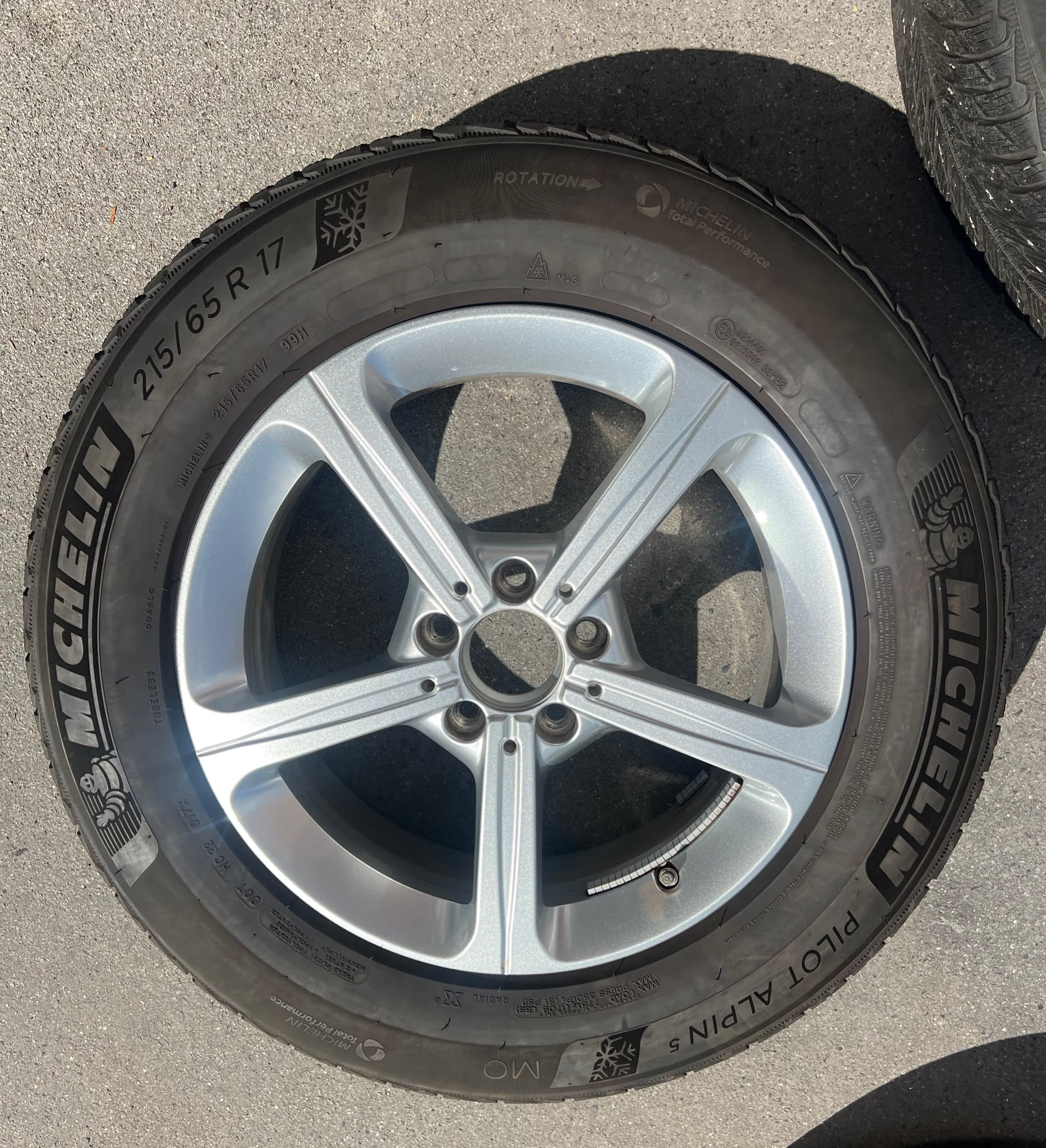 Original Mercedes GLA GLB H247 X247 Winterradsatz Kompletträder 17 Zoll A1774011200 – Originalfoto 6
