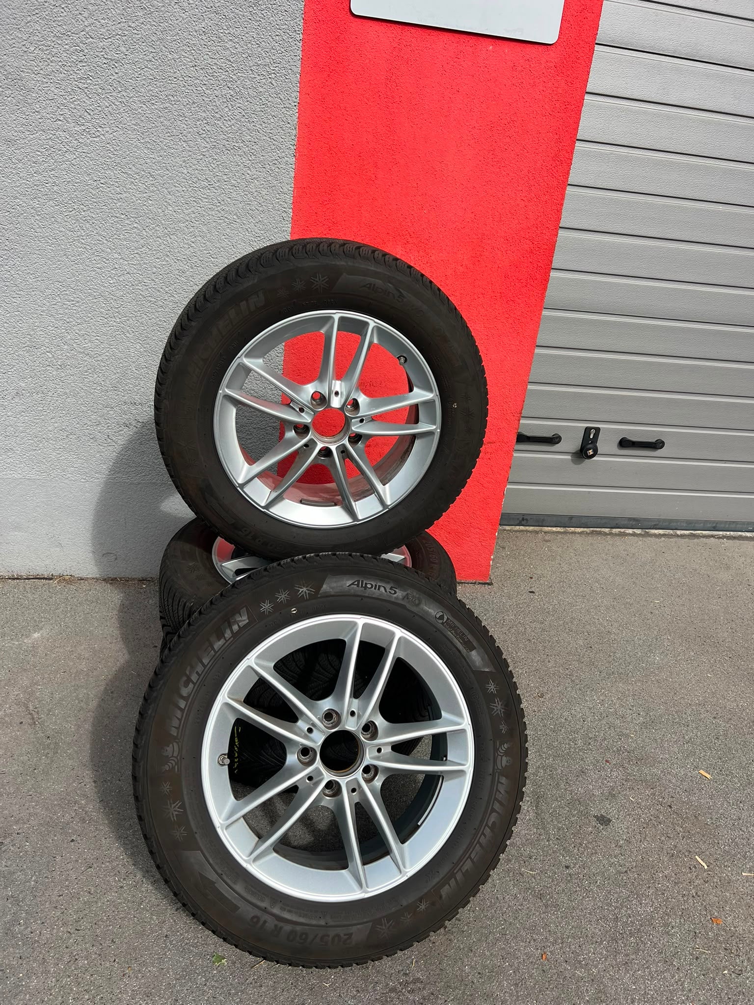 Original Mercedes B-Klasse CLA W177 W247 C118 Winterradsatz Kompletträder 16 Zoll A1774010100 – Originalfoto 3
