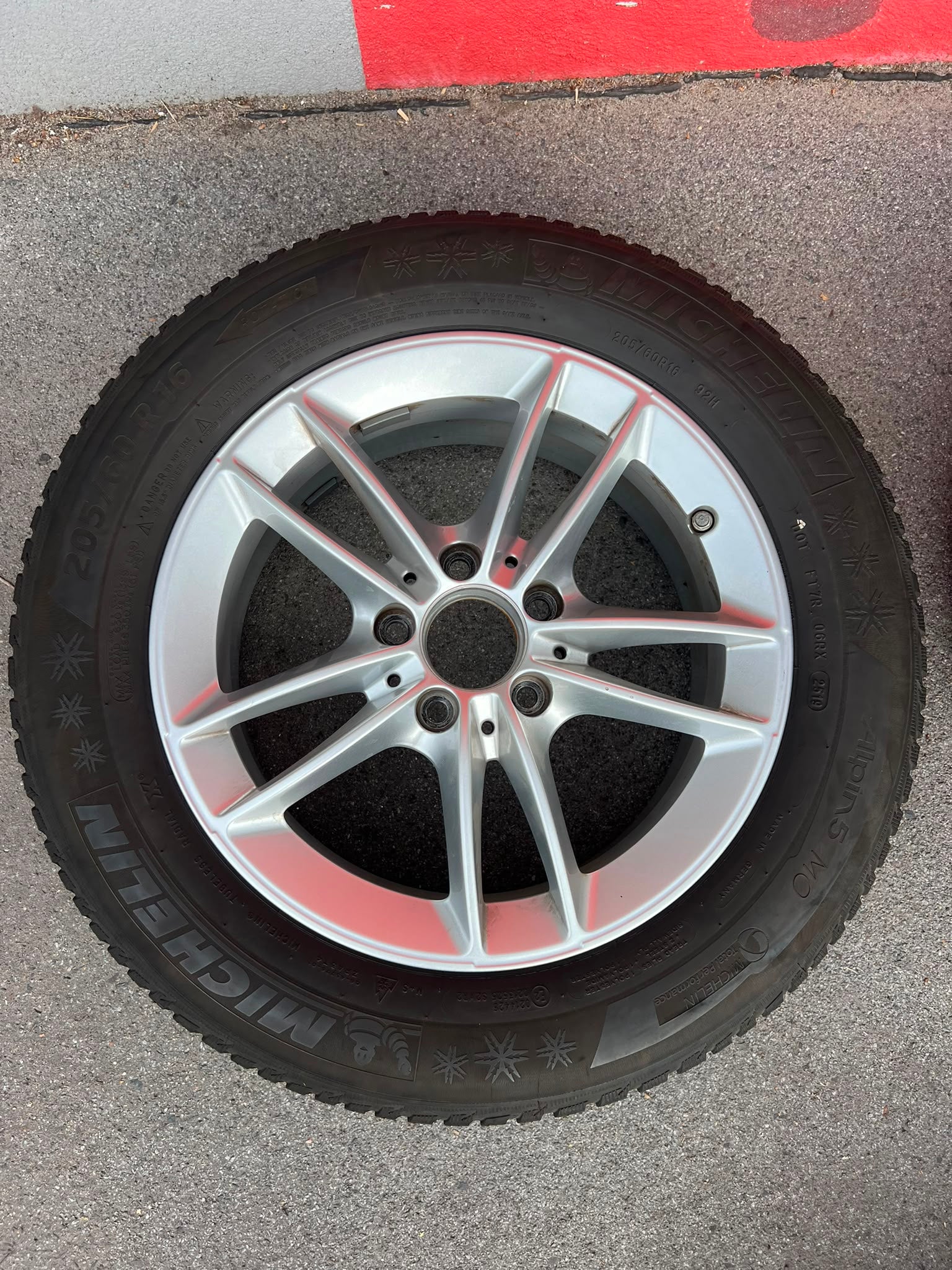 Original Mercedes B-Klasse CLA W177 W247 C118 Winterradsatz Kompletträder 16 Zoll A1774010100 – Originalfoto 6