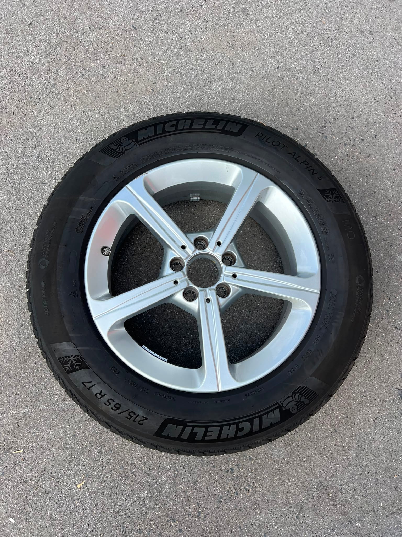 Original Mercedes GLA GLB H247 X247 Winterradsatz Kompletträder 17 Zoll A1774011200 – Originalfoto 3