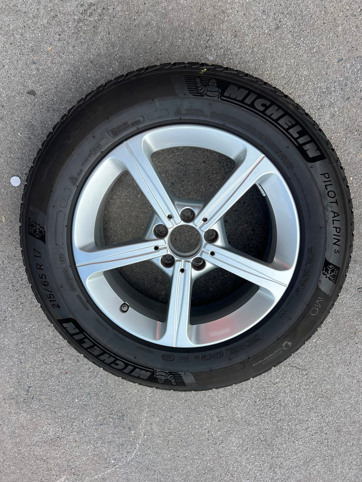 Original Mercedes GLA GLB H247 X247 Winterradsatz Kompletträder 17 Zoll A1774011200 – Originalfoto 6