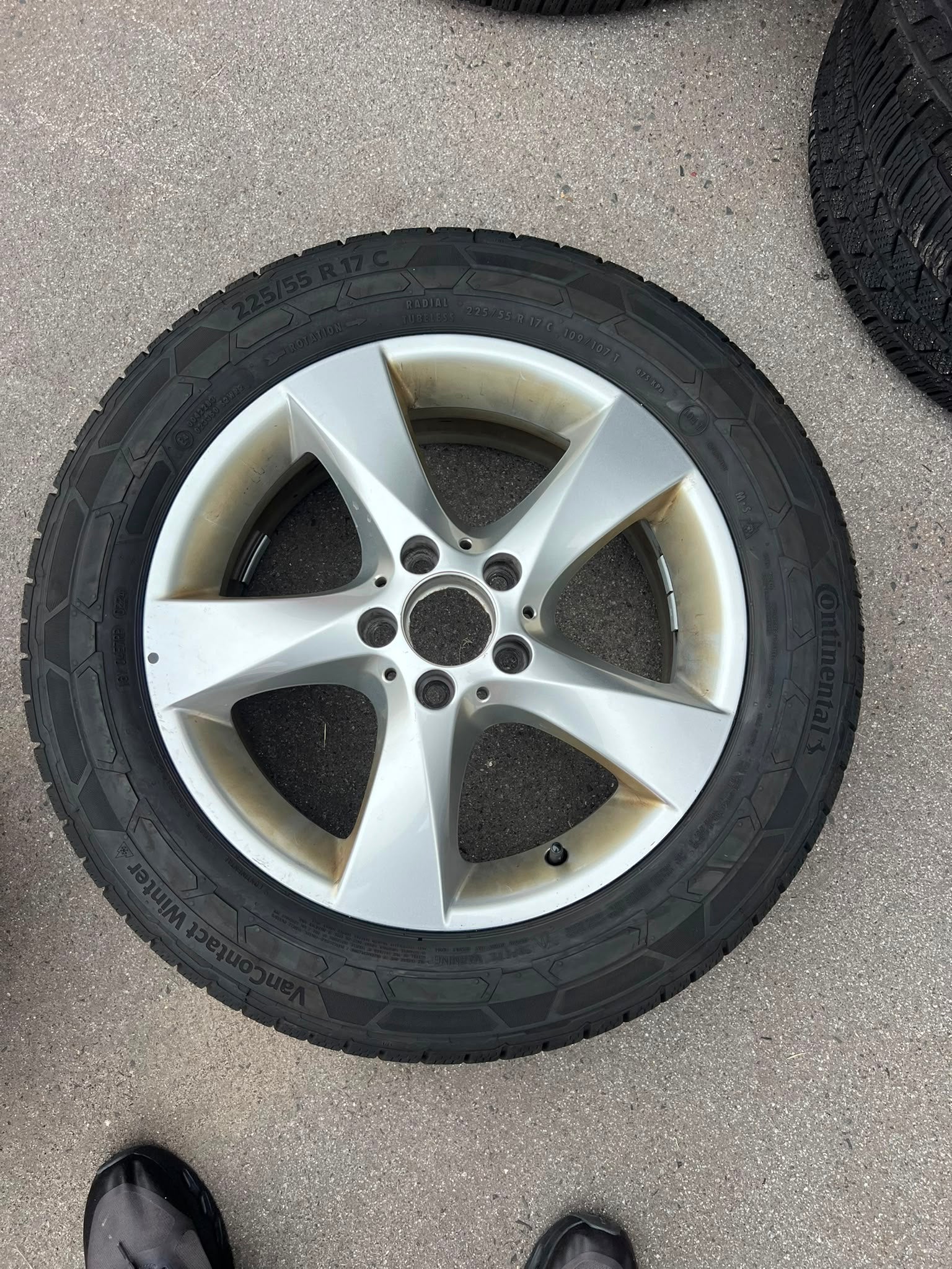 Original Mercedes V-Klasse Vito W447 Winterradsatz Kompletträder 17 Zoll A4474012200 – Originalfoto 3