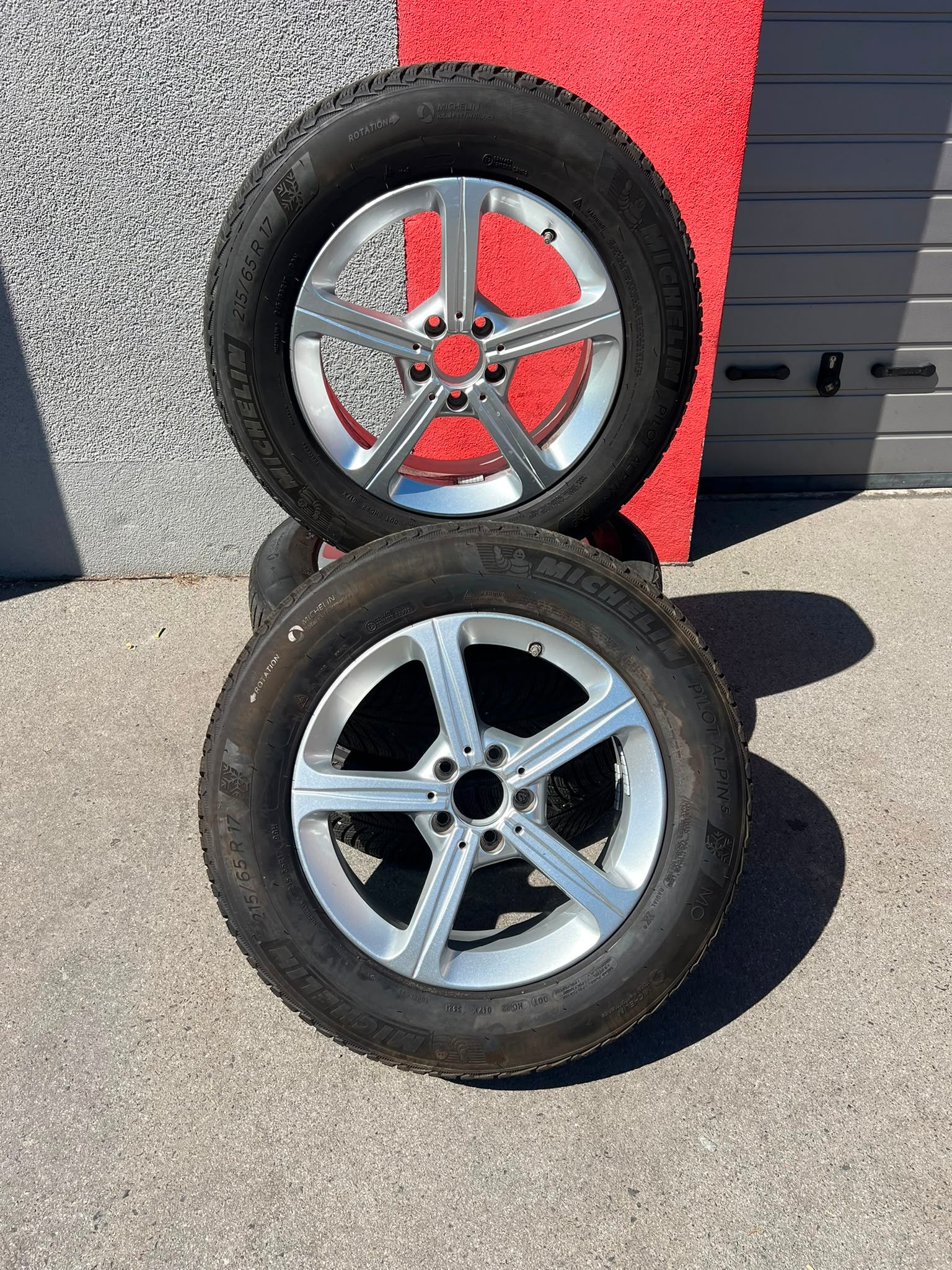 Original Mercedes GLA GLB H247 X247 Winterradsatz Kompletträder 17 Zoll A1774011200 – Originalfoto 1