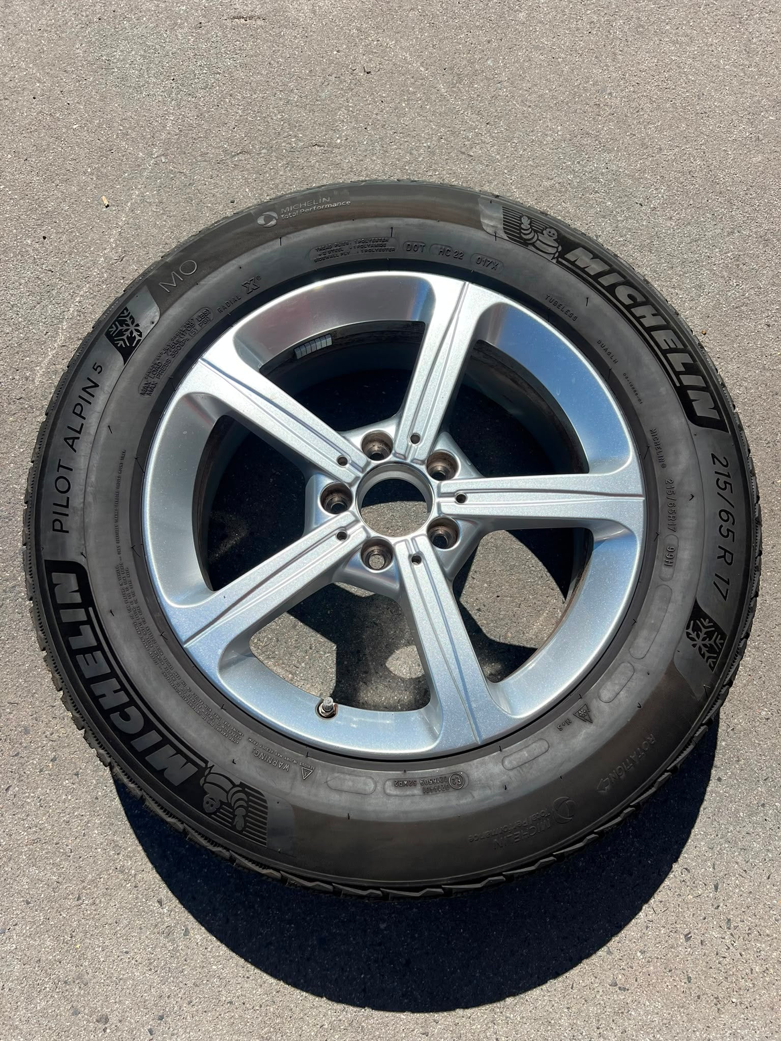 Original Mercedes GLA GLB H247 X247 Winterradsatz Kompletträder 17 Zoll A1774011200 – Originalfoto 6