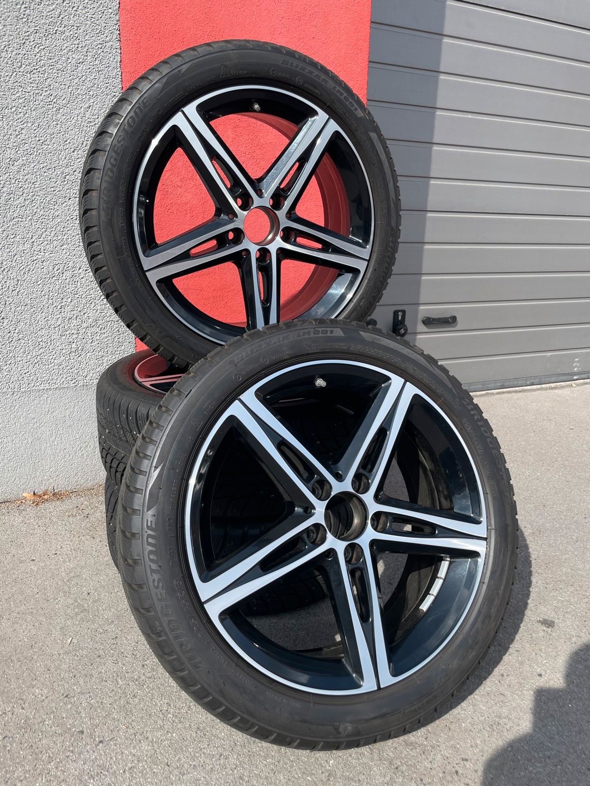 Original Mercedes A-Klasse B-Klasse CLA W177 C118 W247 X118 Winterradsatz Kompletträder 18 Zoll A1774010700 – Originalfoto 2