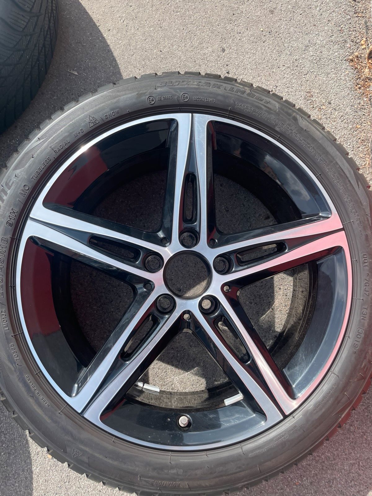 Original Mercedes A-Klasse B-Klasse CLA W177 C118 W247 X118 Winterradsatz Kompletträder 18 Zoll A1774010700 – Originalfoto 9