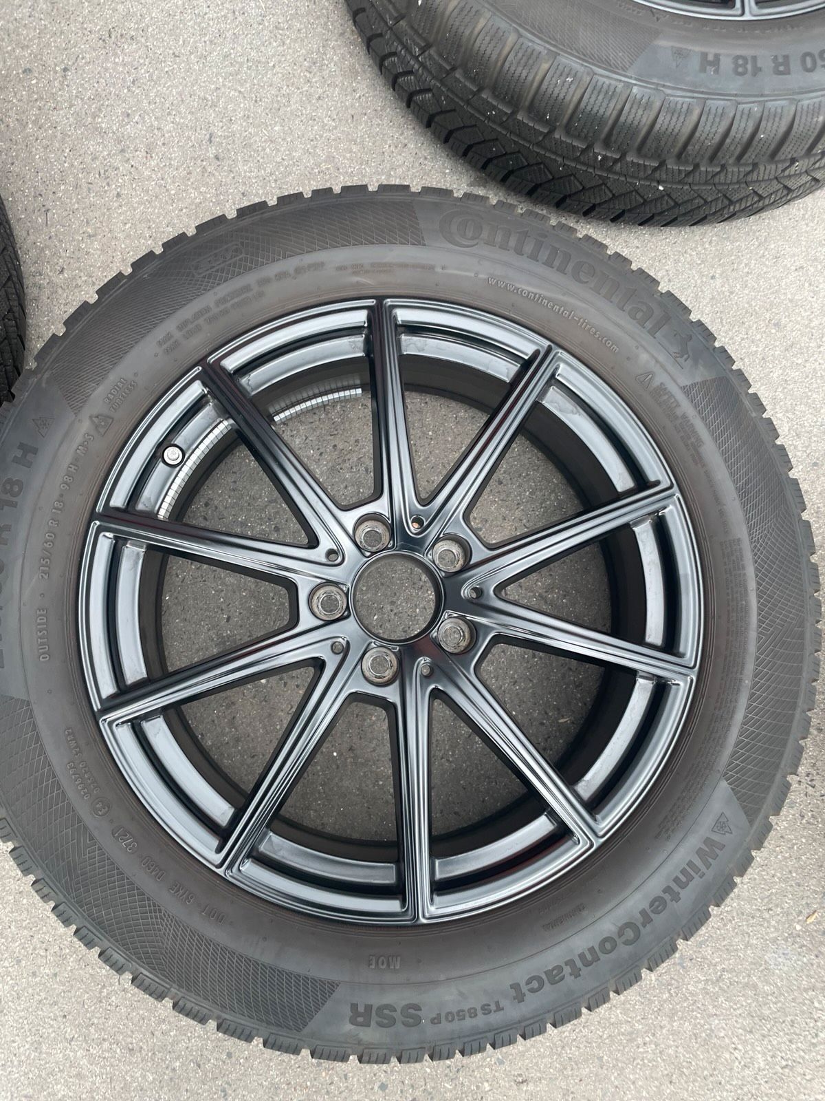 Original Mercedes GLA GLB H247 X247 Winterradsatz Kompletträder 18 Zoll A2474012600 – Originalfoto 6