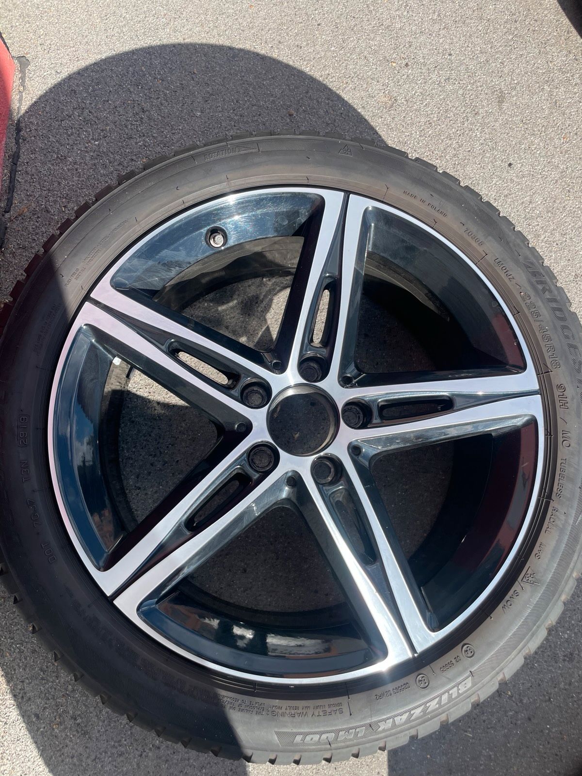 Original Mercedes A-Klasse B-Klasse CLA W177 C118 W247 X118 Winterradsatz Kompletträder 18 Zoll A1774010700 – Originalfoto 7
