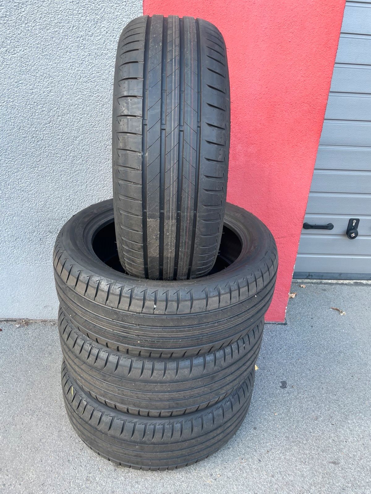 4x Bridgestone Turanza T005 MO Sommerreifen 19 Zoll 235/50 R19 99W – Originalfoto 1