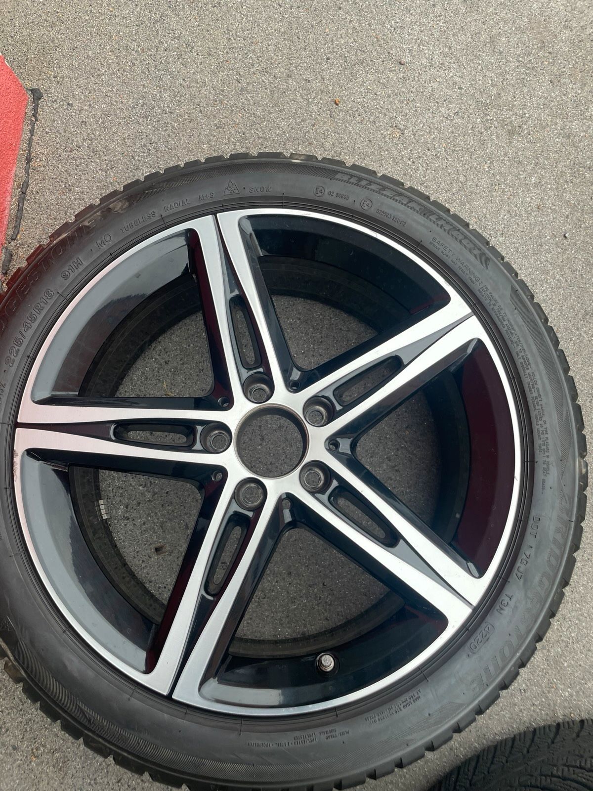 Original Mercedes A-Klasse B-Klasse CLA W177 C118 W247 X118 Winterradsatz Kompletträder 18 Zoll A1774010700 – Originalfoto 6