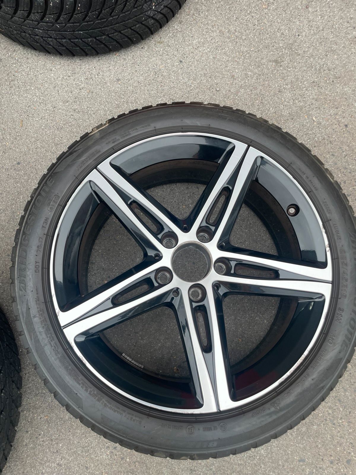 Original Mercedes A-Klasse B-Klasse CLA W177 C118 W247 X118 Winterradsatz Kompletträder 18 Zoll A1774010700 – Originalfoto 9