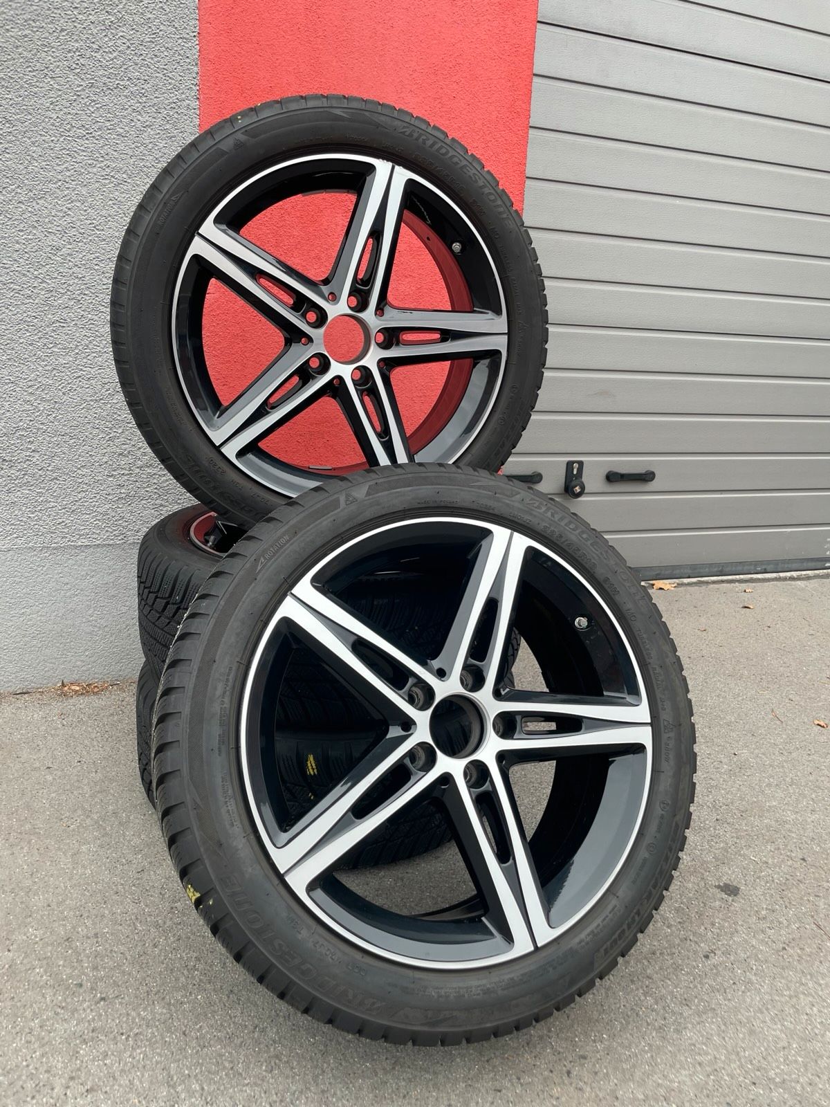 Original Mercedes A-Klasse B-Klasse CLA W177 C118 W247 X118 Winterradsatz Kompletträder 18 Zoll A1774010700 – Originalfoto 1