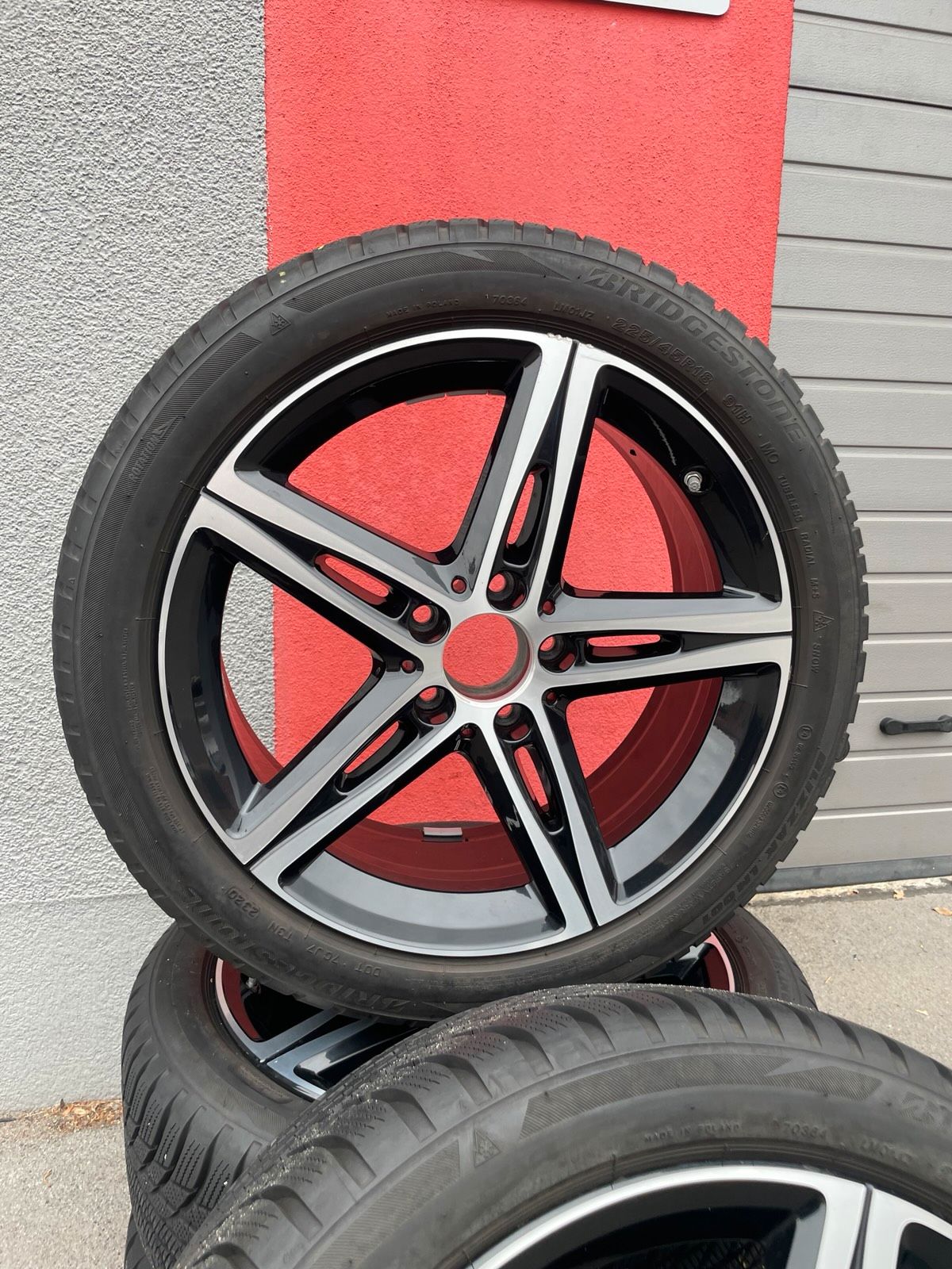 Original Mercedes A-Klasse B-Klasse CLA W177 C118 W247 X118 Winterradsatz Kompletträder 18 Zoll A1774010700 – Originalfoto 4