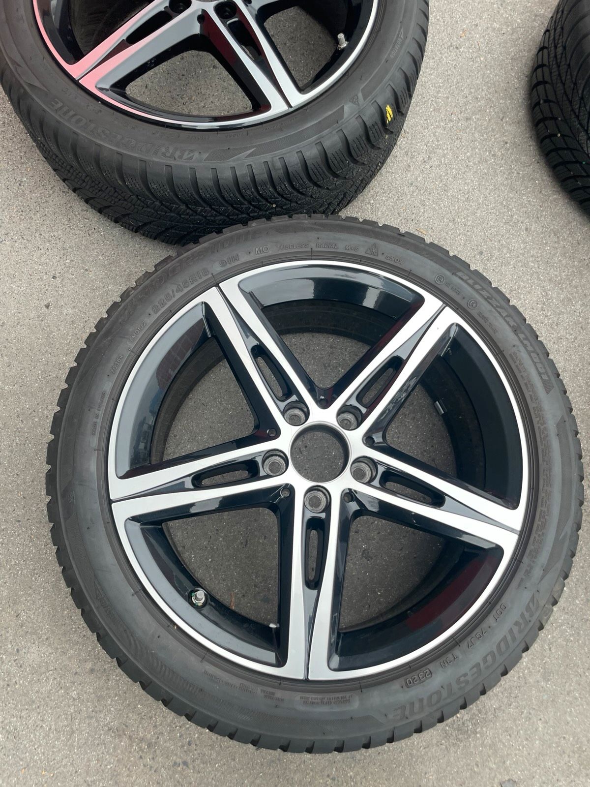 Original Mercedes A-Klasse B-Klasse CLA W177 C118 W247 X118 Winterradsatz Kompletträder 18 Zoll A1774010700 – Originalfoto 9