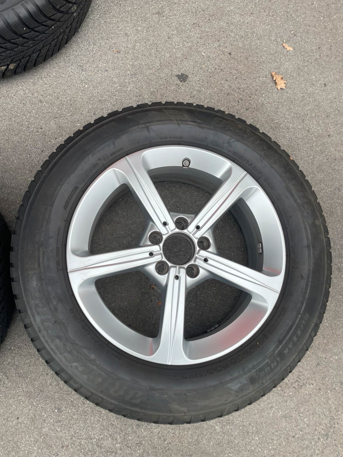 Original Mercedes GLA GLB H247 X247 Winterradsatz Kompletträder 17 Zoll A1774011200 – Originalfoto 6